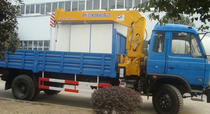 臨汾8噸隨車吊廠家直銷 專業(yè)設(shè)備，高效運輸解決方案